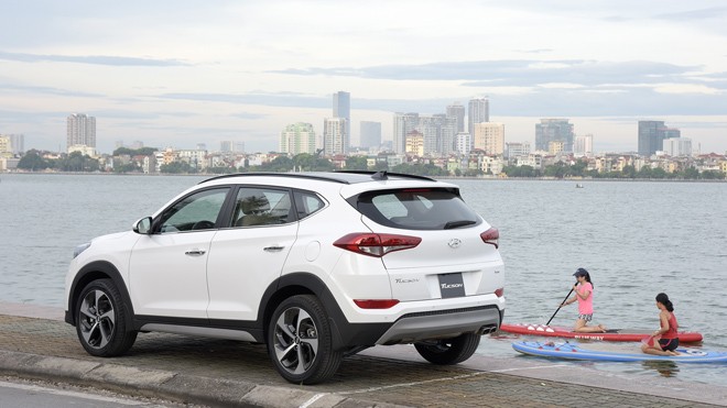 Hyundai Tucson 2017 khuyến mại lên tới 130 triệu đồng Hyundai Tucson 2017 khuyến mại lên tới 130 triệu đồng