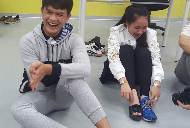 Quỹ Vì tầm vóc Việt giúp trẻ em nói về quyền trẻ em "Trời ơi, giành mãi mới được đôi cọc cạch này ư"!?