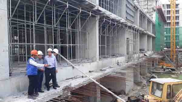 Doanh nghiệp cùng chia sẻ bài toán nhà ở xã hội Ông Vũ Văn Phấn - Phó cục trưởng cục Quản lý nhà và thị trường BĐS, Bộ Xây dựng thị sát tại dự án P.H Nha Trang