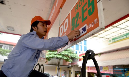 Bộ Công Thương chưa nhận được đề xuất bán xăng RON 92 Saigon Petro đề xuất quay trở lại bán xăng RON 92. Ảnh: Lê Quân.