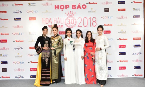 Coco Trần – Phó chủ tịch 9x tài năng chung tay lan tỏa vẻ đẹp Việt Phó Chủ Tịch thương hiệu Cocobay khoe sắc bên các người đẹp trong buổi họp báo khởi động Hoa hậu Việt Nam 2018 – Dấu ấn 30 năm Hoa hậu Việt Nam
