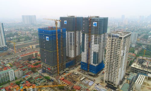 Mua nhà chung cư cần lưu ý những gì Ba trong bốn tòa căn hộ tại TNR GoldSeason đã cất nóc