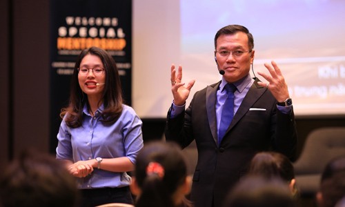3 điều làm thay đổi cuộc sống của một người Thầy Ernest Wong – chuyên gia giáo dục Singapore – cố vấn cho Bộ giáo dục Hong Kong