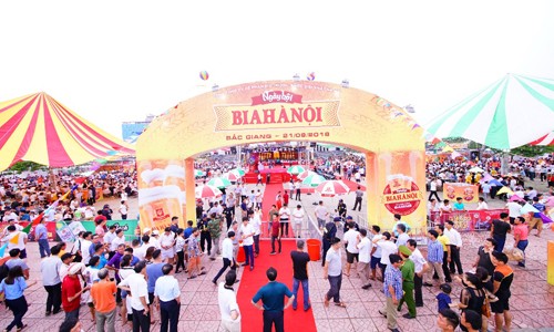 Ngày hội Bia Hà Nội tại Bắc Giang: 'Vui không khoảng cách' Ngày hội Bia Hà Nội tại Bắc Giang: 'Vui không khoảng cách'