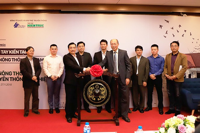 Không để nông thôn thành các bãi rác đô thị Đại diện Ban tổ chức phát động cuộc thi với chủ đề “Chung tay Kiến tạo nhà ở nông thôn Việt Nam”