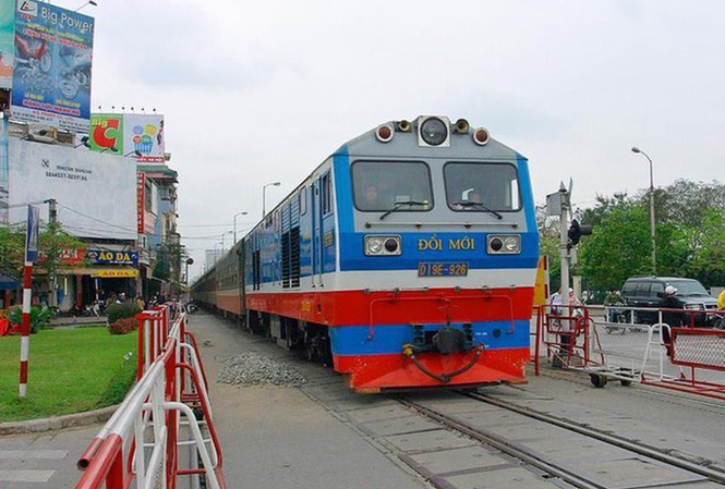 Lào Cai tạm ngừng các chuyến tàu liên vận quốc tế đi Trung Quốc Các chuyến tàu liên vận quốc tế từ ga Lào Cai đi Trung Quốc ngừng hoạt động để tăng cường các biện pháp phòng dịch.