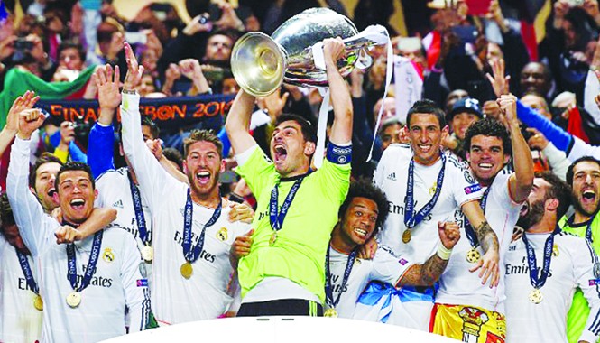 Real Madrid: 120 phút cho 12 năm chờ đợi Đội trưởng Casillas nâng cao chiếc cúp Champions League thứ 10 trong lịch sử Real Madrid. Ảnh: Getty Images