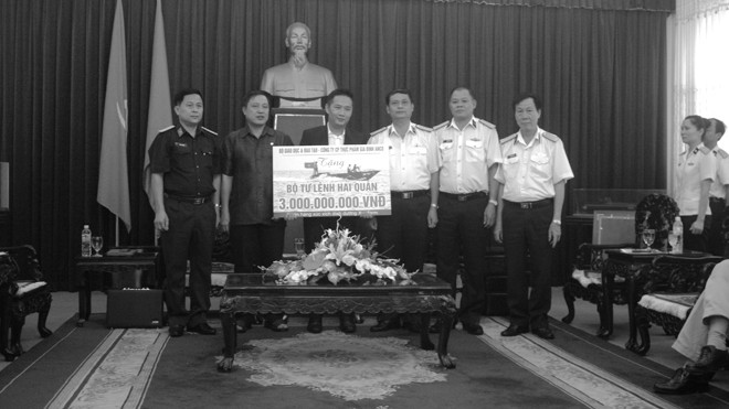 Tặng xuồng CQ trị giá 3 tỷ đồng cho Trường Sa Tặng xuồng CQ trị giá 3 tỷ đồng cho Trường Sa