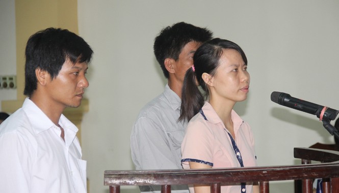 Vụ thợ xây ra tòa: Viện truy tố sai, tòa tuyên vô tội! Các bị cáo tại phiên xử