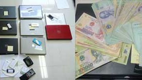 Ông trùm và đường dây cá độ bóng đá ngàn tỷ Tang vật, tiền mặt thu được của vụ án.