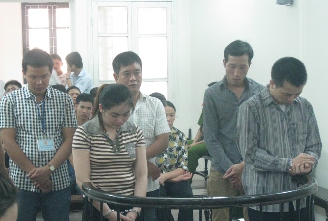 Xét xử nhóm “hiệp đồng” kinh doanh mại dâm Nhóm “hiệp đồng” kinh doanh mại dâm trong phiên xử ngày 16/6