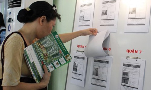 Buôn nhà nát lãi bạc tỷ Nhiều người Việt vẫn xem nhà phố là kênh trú ẩn an toàn thời khủng hoảng. Ảnh: Vũ Lê