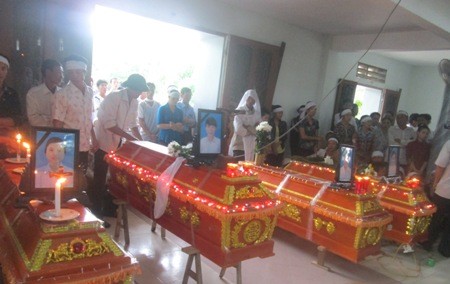 Ngày đại tang cho 4 nữ sinh xấu số! Nỗi đau bao trùm lên xóm nghèo