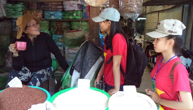 Tuổi trẻ cả nước hành động hướng về biển đảo Uống trà đá miễn phí - Chung ý chí bảo vệ biển đảo quê hương của tuổi trẻ Phú Yên