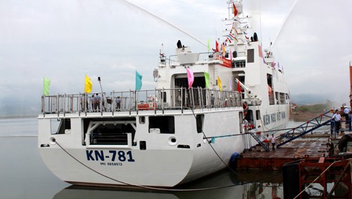 Bàn giao tàu kiểm ngư hiện đại nhất Việt Nam Tàu kiểm ngư dài toàn bộ 90,5 m; chiều rộng lớn nhất 14 m. Ảnh: Hằng Ninh