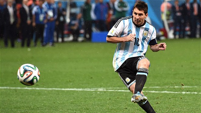 Người Đức 'bắt bài' Argentina như thế nào? Franz Beckenbauer cảnh báo tuyển Đức về sự nguy hiểm của Lionel Messi.