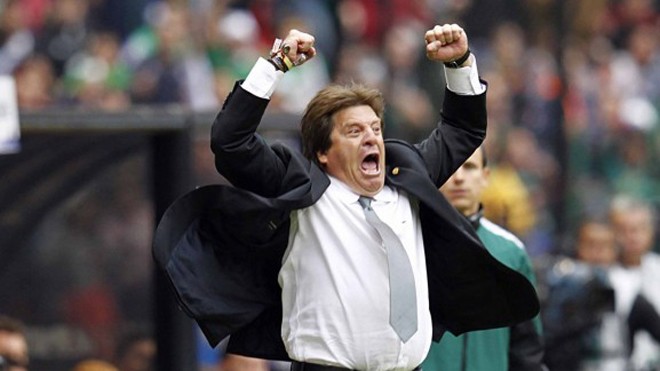 Trở về từ World Cup, HLV Mexico được thưởng 'khủng' Mexico gia hạn hợp đồng tới 2018 với HLV Miguel Herrera