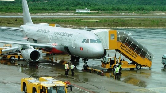 Đình chỉ các kiểm soát viên không lưu vụ máy bay Jetstar mất liên lạc Máy bay của hãng hàng không Jestar Pacific. (Ảnh: Việt Hùng/Vietnam+)