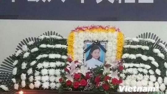 Cô dâu Việt bị giết, ném xác xuống núi ở Hàn Quốc Lễ an táng chị Đỗ Thị Mỹ Tiên tại Hàn Quốc. Ảnh: Cộng đồng người Việt tại khu vực Chonlanam-do cung cấp