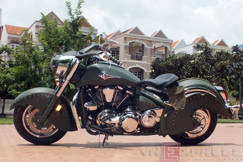 Kawasaki Vulcan độ phong cách nhà binh ở Việt Nam Mẫu cruiser độ hầm hố ấn tượng ở Sài Gòn.
