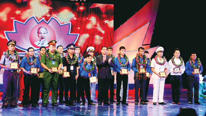 Tràn đầy lửa nhiệt huyết Tràn đầy lửa nhiệt huyết