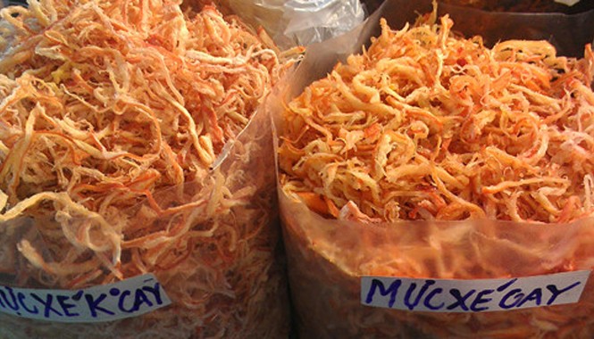 Sẽ trưng cầu giám định Bộ Y tế vụ 2 tấn mực khô nghi cao su Quản lý thị trường Hà Nội tiếp tục truy tìm mực khô xé sợi không rõ nguồn gốc