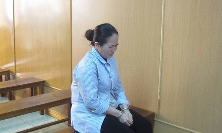 Mở tiệm hớt tóc để tổ chức 'động' mại dâm Bị cáo Lan trong giờ nghị án.
