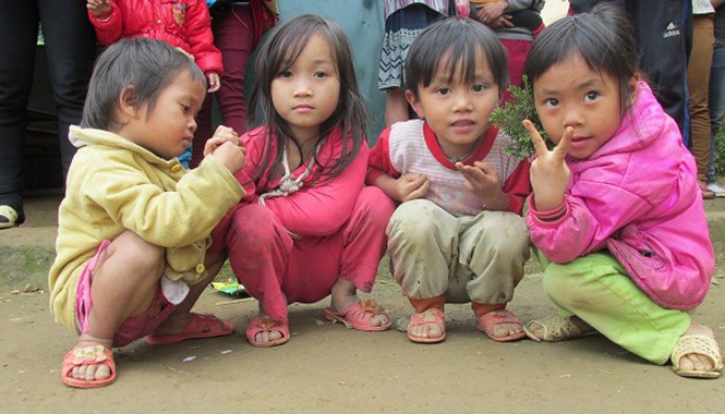 Chuyện của những đứa trẻ Kim Bon Hình ảnh quen thuộc của trẻ em Kim Bon, Sơn La.
