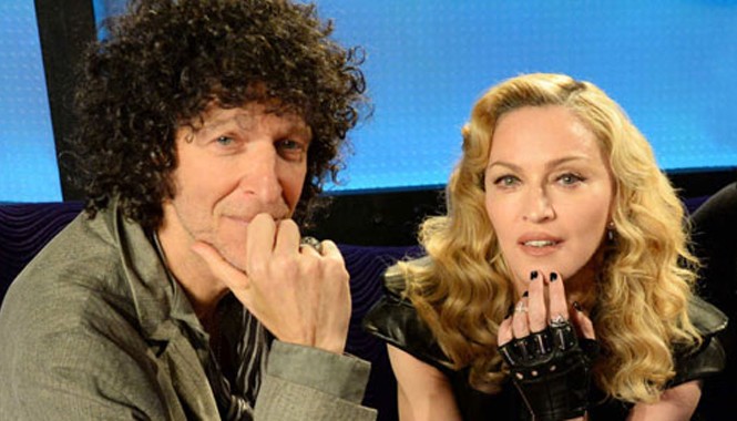 Madonna kể chuyện bị hãm hiếp năm 19 tuổi Madonna và người dẫn chương trình Howard Stern. Ảnh: Reuters.