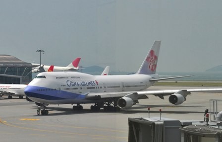 Xe chở hành lý đâm rách cánh máy bay tại sân bay Tân Sơn Nhất Máy bay của China Airlines tại Tân Sơn Nhất sáng 27/8. Ảnh minh họa.