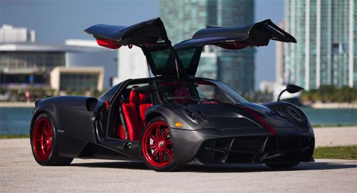 Cận cảnh siêu xe Pagani Huayra Volcan của đại gia Mỹ Cận cảnh siêu xe Pagani Huayra Volcan của đại gia Mỹ