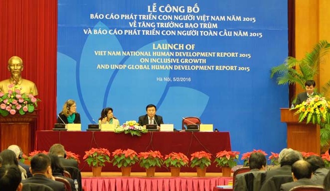 Việt Nam cần thận trọng với 'bẫy' lao động gia công, lắp ráp Việt Nam cần thận trọng với 'bẫy' lao động gia công, lắp ráp