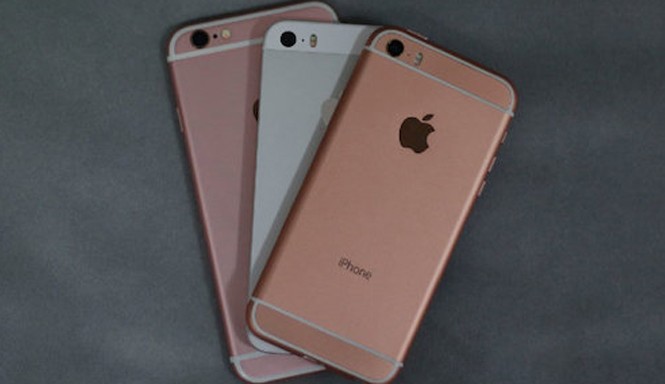 iPhone SE chưa ra mắt đã được bày bán ở chợ Thâm Quyến Sản phẩm được cho là iPhone SE được đặt trên iPhone 5s và iPhone 6s.