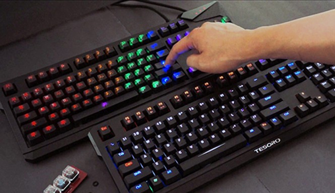 Chơi bàn phím giá cả chục triệu đồng Ngoài game thủ, bàn phím cơ đang được nhiều dân văn phòng sử dụng.