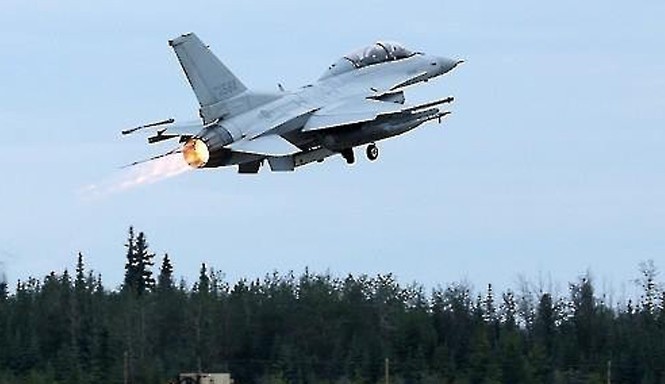 Chiến đấu cơ F-16 Hàn Quốc rơi khi đang tập trận Chiến đấu cơ F-16 Hàn Quốc rơi ở khu vực vắng người. Ảnh minh họa: Yonhap.