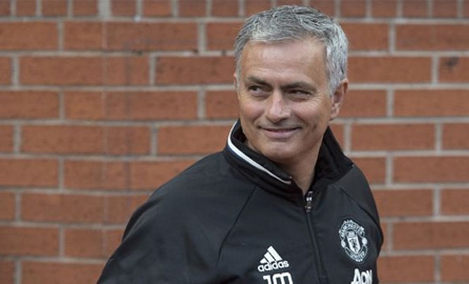 HLV Mourinho loại bỏ tàn tích của Van Gaal ở M.U HLV Mourinho loại bỏ tàn tích của Van Gaal ở M.U