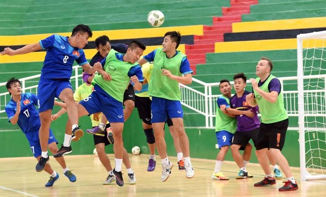 Việt Nam gặp Nga tại vòng 1/8 World Cup futsal 2016 Tuyển Việt Nam đã trở lại tập luyện chuẩn bị cho trận đấu ở vòng 1/8