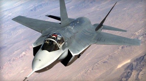 Tiêm kích tàng hình F-35 bốc cháy vì bị gió tạt Chiến đấu cơ F-35 của Mỹ. Ảnh: AP.
