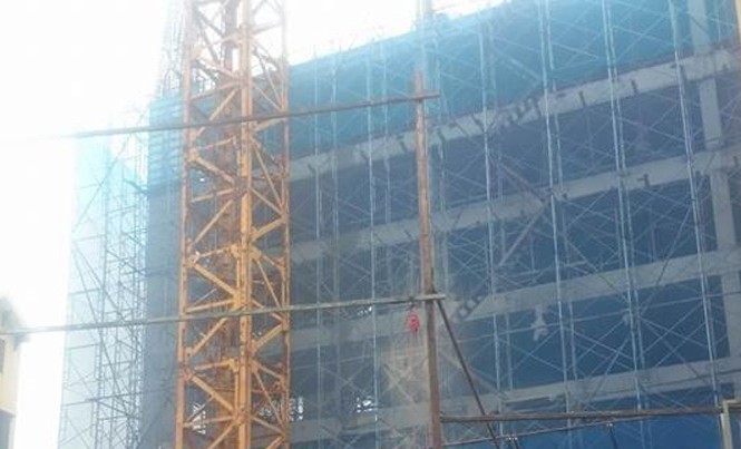 Sập giàn giáo ở Hoàng Mai, hai công nhân chết thảm Hiện trường vụ sập giàn giáo.
