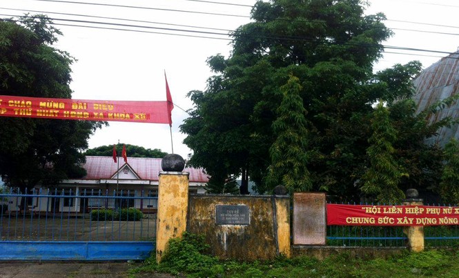 Chủ tịch xã xin từ chức vẫn... không xong! Trụ sở UBND xã Ayun.