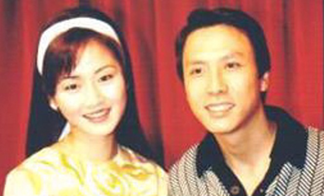 Bóng hồng khiến Chân Tử Đan thề “không cưới ai ngoài cô ấy” Hoa Hậu Á Châu năm 1989 Vạn Ỷ Văn từng Chân Tử Đan "điêu đứng".