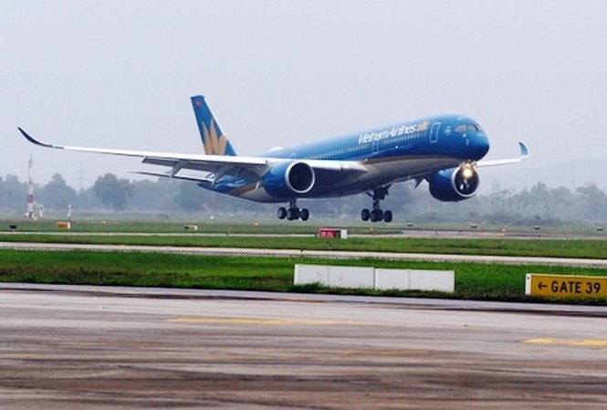 Vietnam Airlines tinh giản chủng loại máy bay Tàu bay thân rộng Airbus A350 thứ 5 của VNA về đến Nội Bài tháng 10/2016.