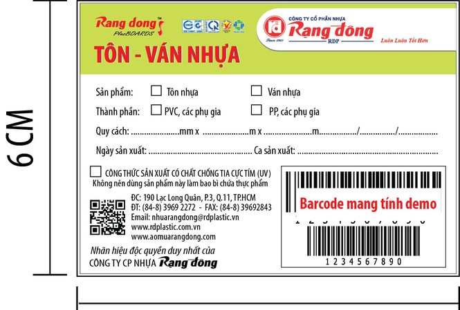 Chúng ta đang “bó tay” với hàng “nhái”? Nhãn mới Tôn – Ván nhựa của Công ty CP Nhựa Rạng Đông có mã vạch (barcode).