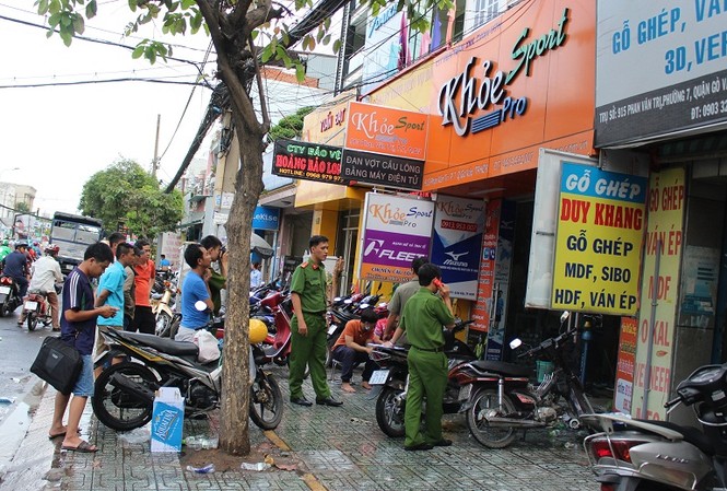 TPHCM: Liên tiếp hai vụ cháy, nhiều tài sản bị thiêu rụi Cửa hàng phát hỏa khiến nhiều người hoảng hồn.