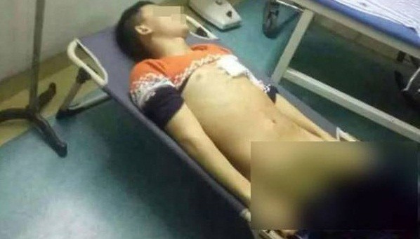 Trung Quốc: Nam sinh bị giáo viên quây đánh chết vì chém thầy Trung Quốc: Nam sinh bị giáo viên quây đánh chết vì chém thầy