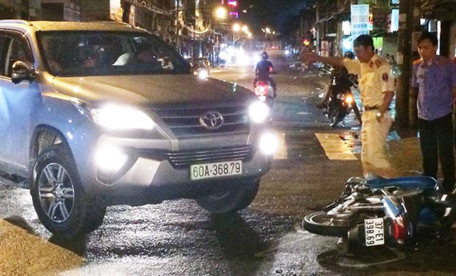 Bị nhóm thanh niên truy đuổi, tài xế ô tô gây tai nạn liên hoàn Hiện trường vụ tai nạn.