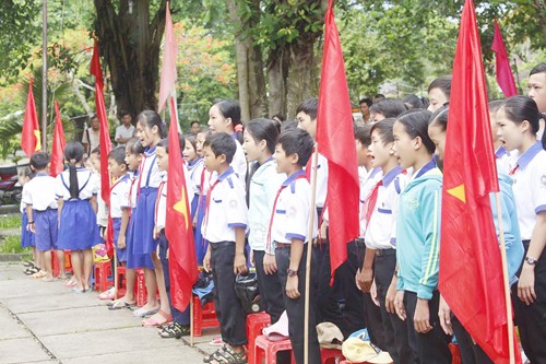 Bản tin 20H: Vì sao hơn 200 học sinh đạt thành tích không được giấy khen? Học sinh trong lễ tổng kết.