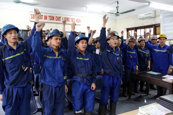 Lương bình quân của cán bộ, nhân viên TKV 9,1 triệu đồng/tháng Đội ngũ công nhân quyết tâm hưởng ứng AT-VSLĐ.