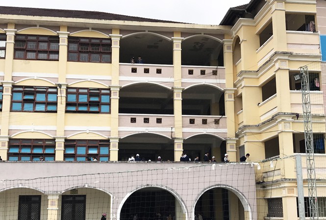 Gần 1.500 học sinh ở Đà Lạt chuyển trường sau sự cố sập phòng học HS Đống Đa vừa được chuyển sang cơ sở mới khá khang trang.