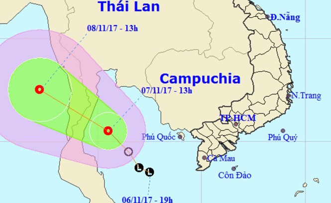 Gió mạnh biển Bắc, mưa lớn diện rộng ở Trung Bộ Vị trí và hướng di chuyển của vùng áp thấp. Ảnh: NCHMF.